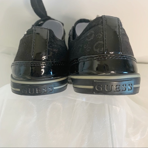 Guess Black Monogram zipper an d Leather Accent Flat Shoe! Size 10M - Picture 9 of 10